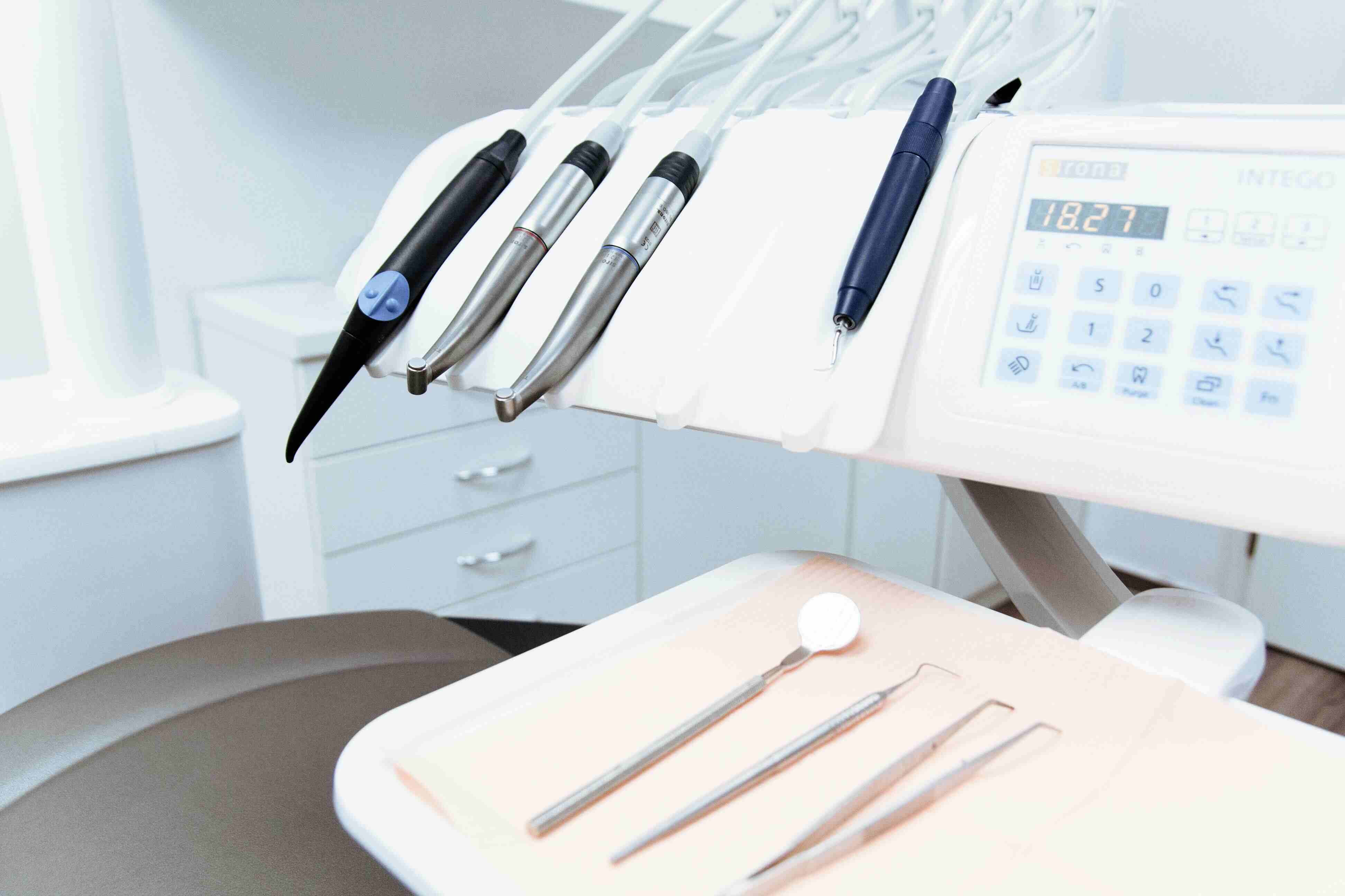 Nighttime Dental Emergencies: What to Do When Pain Strikes After Hours