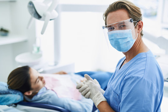Top 5 Reasons People Urgently Book an Emergency Dentist in Leicester